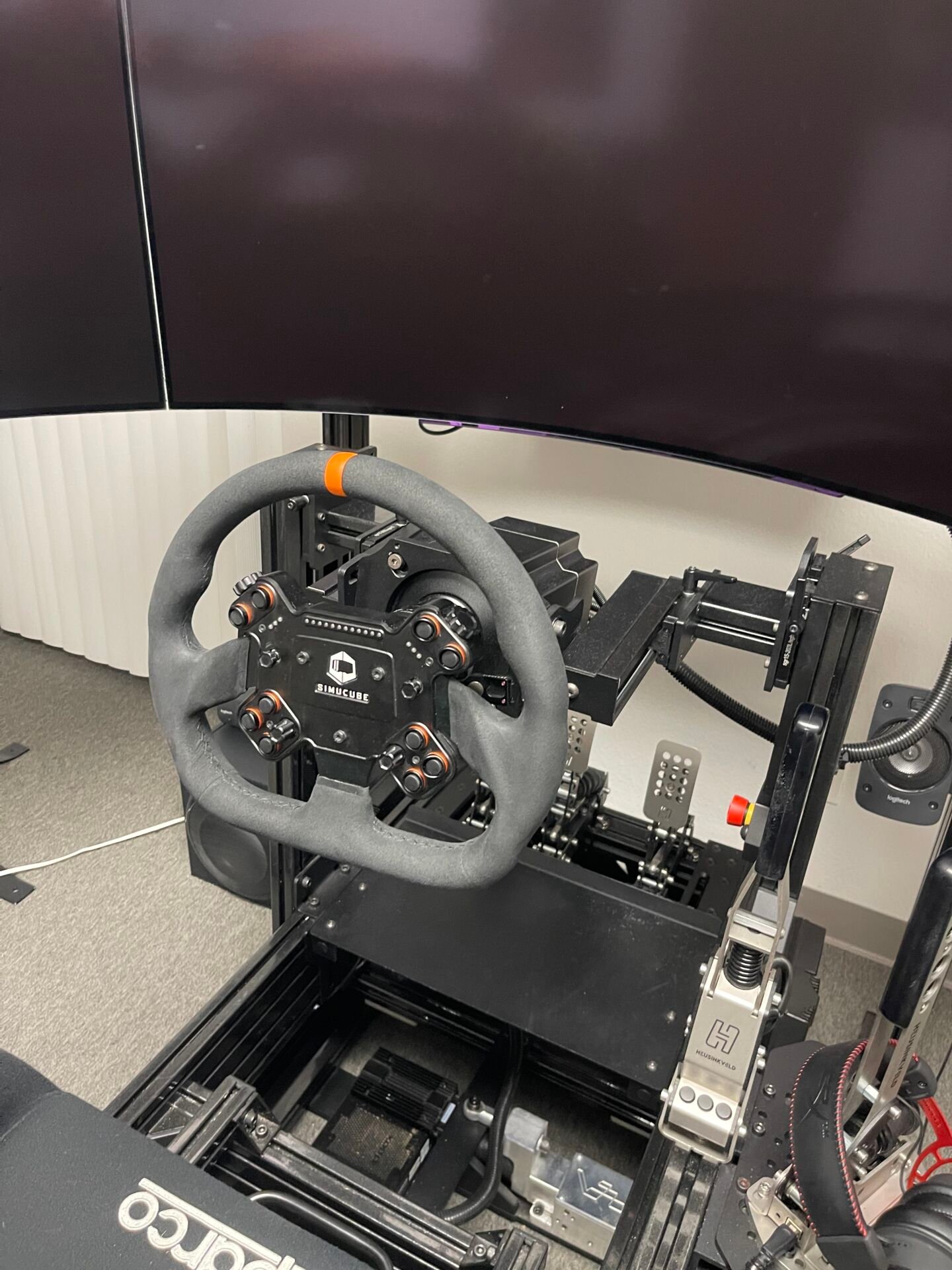 VIP Racing Simulator – Full Motion Flagship (Showroom Unit)-5